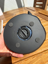 Cargar imagen en el visor de la galería, urne chat en résine vue du dessous
