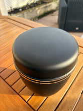 Cargar imagen en el visor de la galería, urne pour cimetière noire
