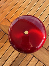 Cargar imagen en el visor de la galería, urne cinéraire paris rouge vue dessus
