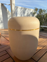 Cargar imagen en el visor de la galería, Urne Composite Beige - photo 2
