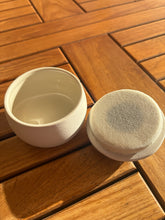 Cargar imagen en el visor de la galería, urne funeraire blanche pour animaux
