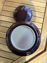 Cargar imagen en el visor de la galería, urne funeraire samia bordeaux avec vue du dessus
