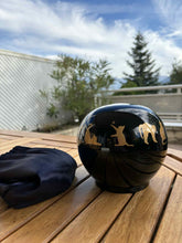 Cargar imagen en el visor de la galería, urne funeraire sphere chat avec sac
