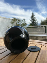 Cargar imagen en el visor de la galería, urne funeraire sphere chat ouverte
