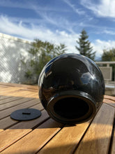 Cargar imagen en el visor de la galería, urne funeraire sphere chien ouverte
