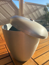 Cargar imagen en el visor de la galería, urne galaxy en metal
