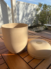 Cargar imagen en el visor de la galería, urne pour homme ou femme beige
