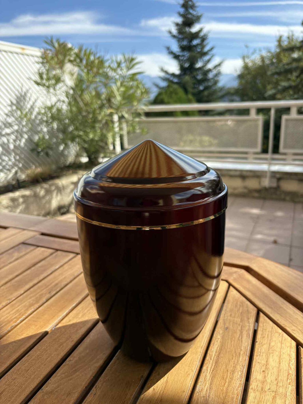 urne mandalay bordeaux vue montagne