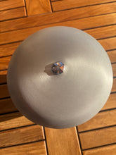 Cargar imagen en el visor de la galería, urne en metal grise galaxy
