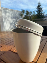 Cargar imagen en el visor de la galería, Urne Métal Œillet blanche - photo 1

