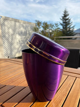 Cargar imagen en el visor de la galería, Urne Métal Œillet violette - photo 1
