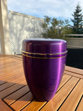 Cargar imagen en el visor de la galería, Urne Métal Œillet violette - photo 6
