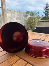 Cargar imagen en el visor de la galería, urne en métal rouge
