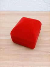 Cargar imagen en el visor de la galería, Caja de Joyería Rojo
